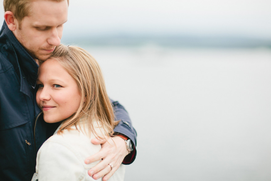 What Do I Do With My Hands? – Photo by Let's Frolic Together