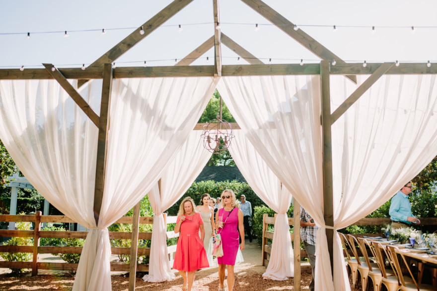 Way laid back Wedding in Sonoma – Photo by Let's Frolic Together