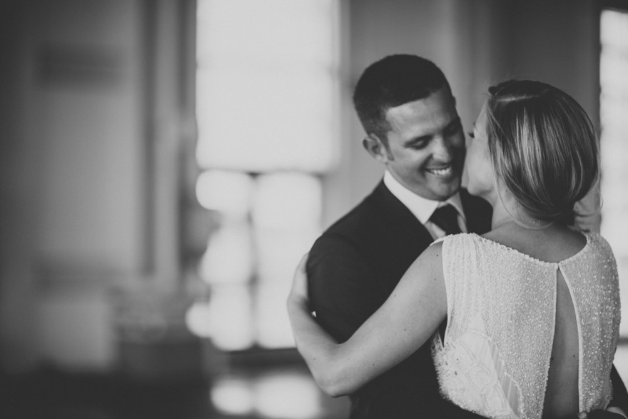 Sunny love at the Broadway Pier – Photo by Let's Frolic Together