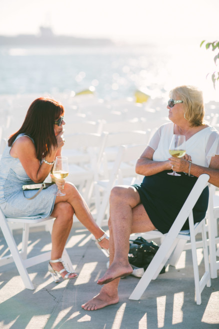 Sunny love at the Broadway Pier – Photo by Let's Frolic Together