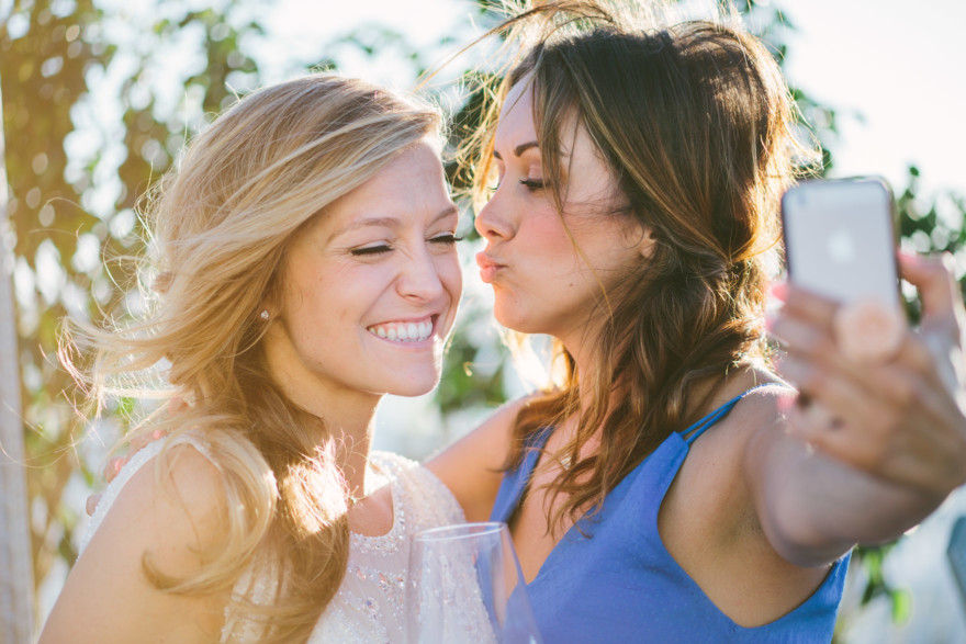 Sunny love at the Broadway Pier – Photo by Let's Frolic Together
