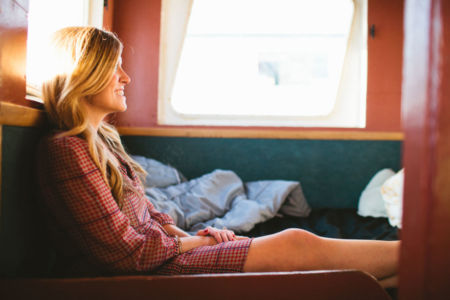 Seaside Love – Photo by Let's Frolic Together