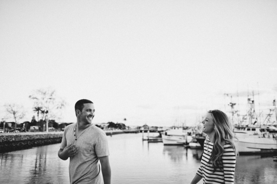 Seaside Love – Photo by Let's Frolic Together