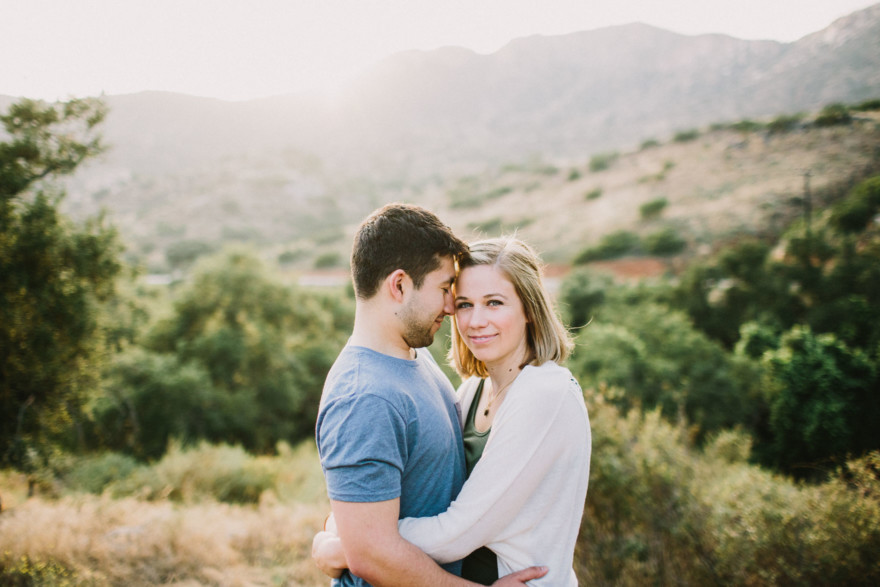 Rustic Snuggles in the Hills – Photo by Let's Frolic Together