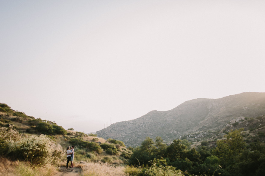 Rustic Snuggles in the Hills – Photo by Let's Frolic Together