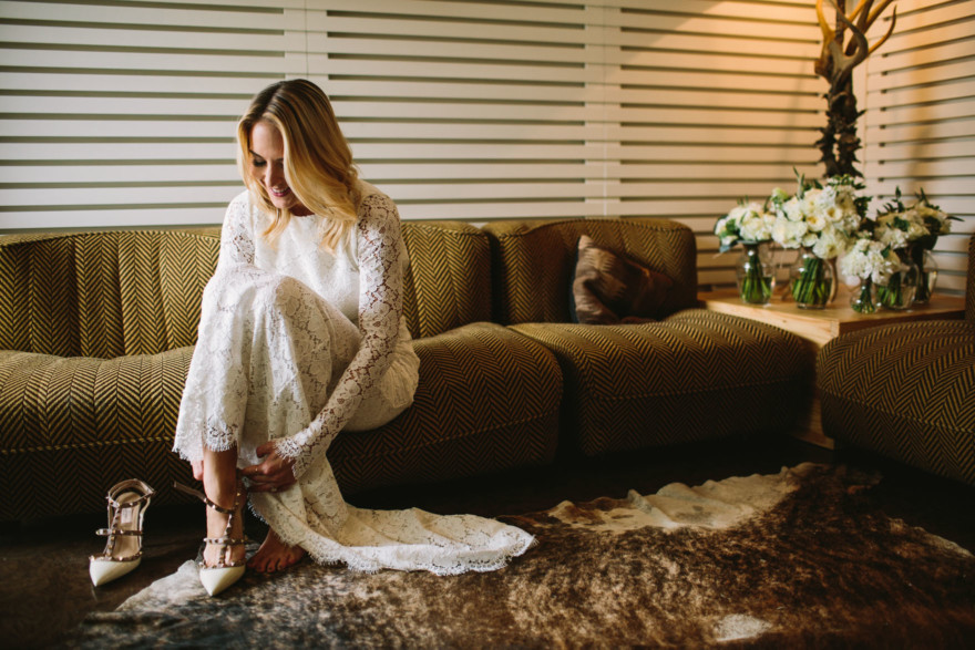 Modern Glam Palm Springs Wedding – Photo by Let's Frolic Together