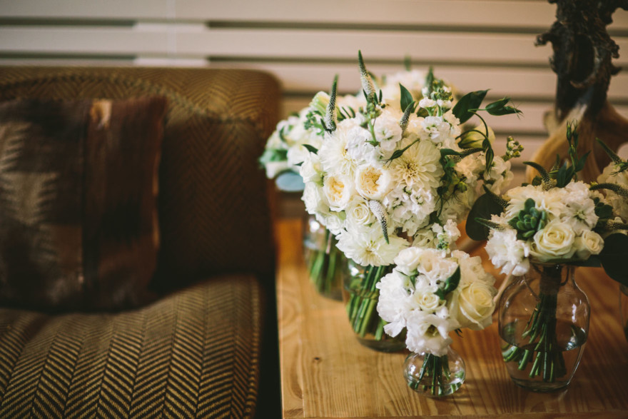 Modern Glam Palm Springs Wedding – Photo by Let's Frolic Together