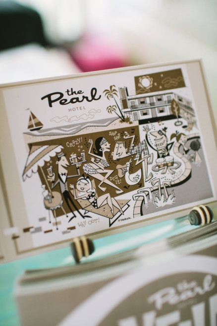 Rockin’ Retro Pearl Hotel Wedding – Photo by Let's Frolic Together