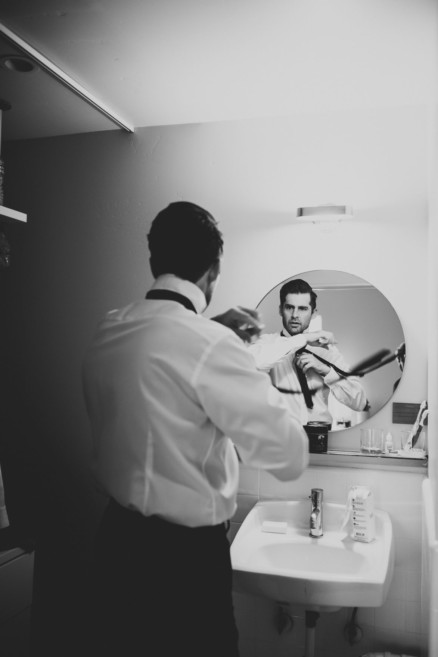 Rockin’ Retro Pearl Hotel Wedding – Photo by Let's Frolic Together