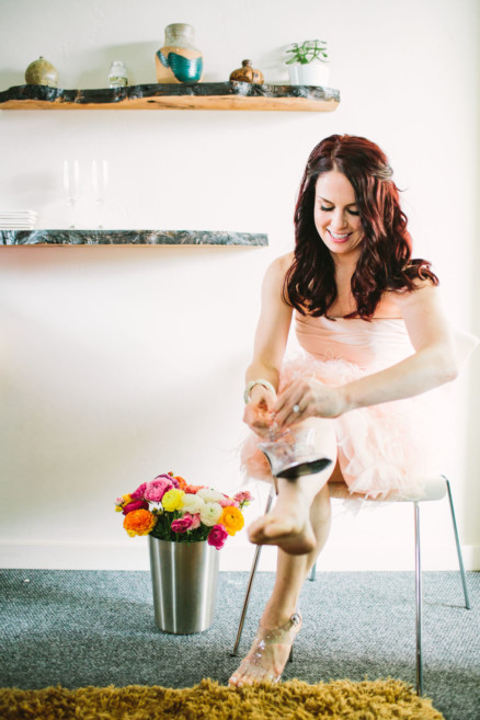 Rockin’ Retro Pearl Hotel Wedding – Photo by Let's Frolic Together