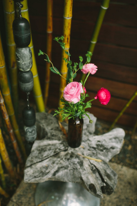 Rockin’ Retro Pearl Hotel Wedding – Photo by Let's Frolic Together