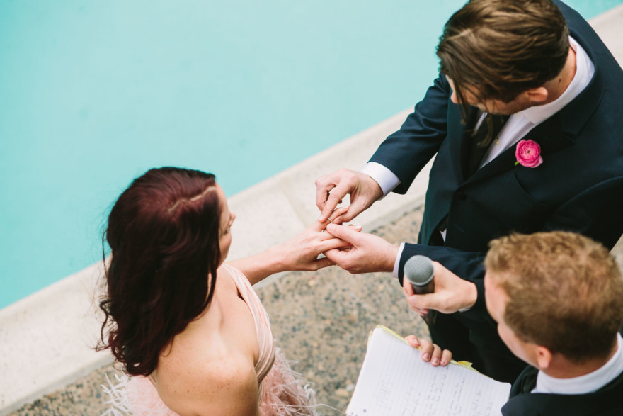 Rockin’ Retro Pearl Hotel Wedding – Photo by Let's Frolic Together