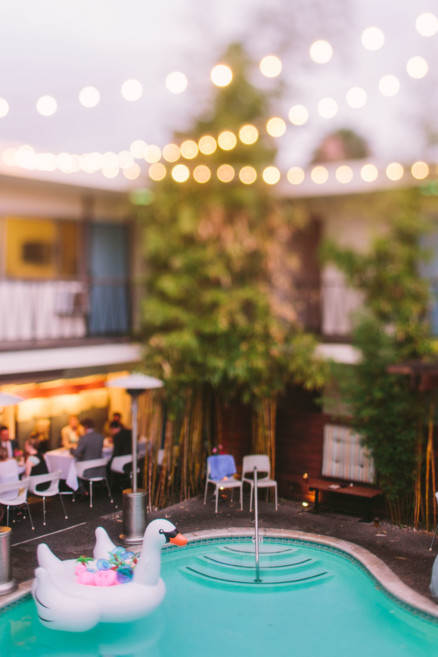Rockin’ Retro Pearl Hotel Wedding – Photo by Let's Frolic Together
