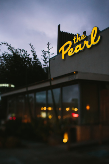 Rockin’ Retro Pearl Hotel Wedding – Photo by Let's Frolic Together