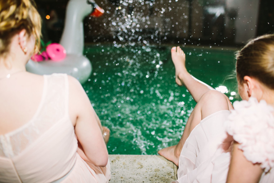 Rockin’ Retro Pearl Hotel Wedding – Photo by Let's Frolic Together