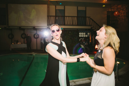 Rockin’ Retro Pearl Hotel Wedding – Photo by Let's Frolic Together