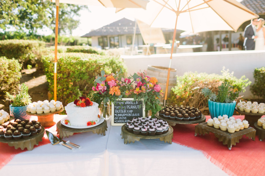 Glowing Gainey Vineyard Wedding – Photo by Let's Frolic Together