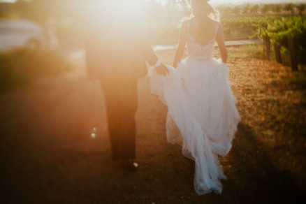 Glowing Gainey Vineyard Wedding – Photo by Let's Frolic Together