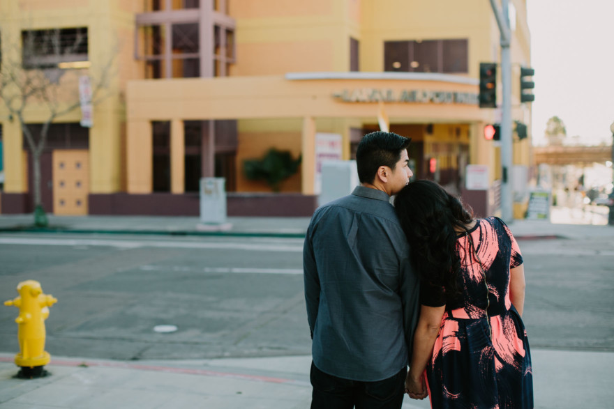 Sweet & Snuggly Urban Engagement – Photo by Let's Frolic Together