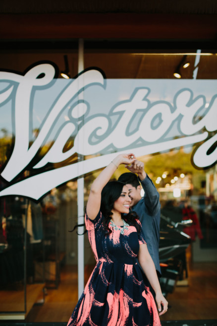 Sweet & Snuggly Urban Engagement – Photo by Let's Frolic Together