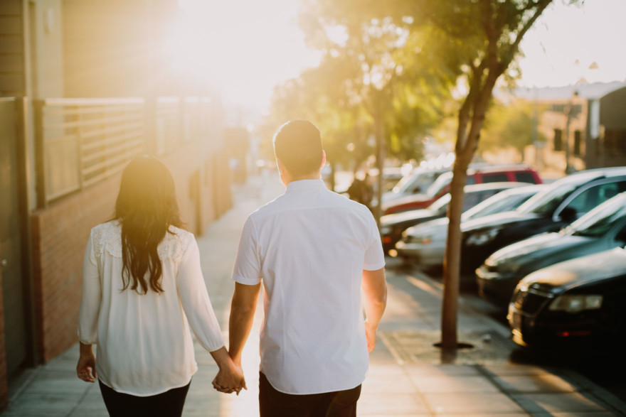 Sweet & Snuggly Urban Engagement – Photo by Let's Frolic Together
