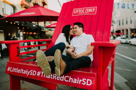 Sweet & Snuggly Urban Engagement – Photo by Let's Frolic Together
