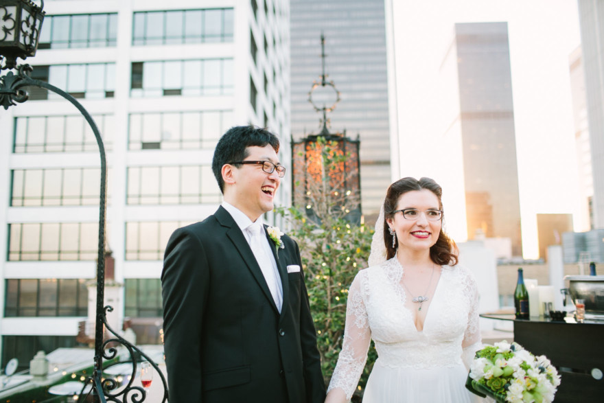 Love in 1940s LA at the Oviatt – Photo by Let's Frolic Together