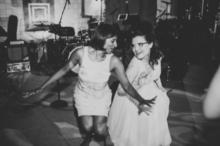 Love in 1940s LA at the Oviatt – Photo by Let's Frolic Together