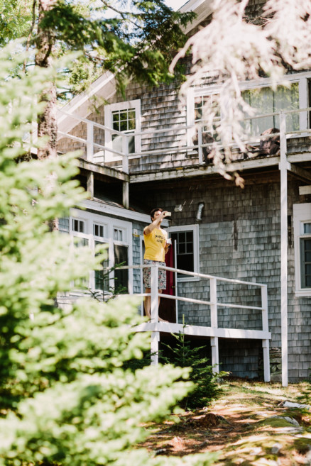 A Dreamy Seaside Union in Maine – Photo by Let's Frolic Together