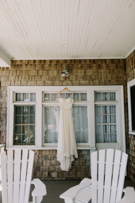A Dreamy Seaside Union in Maine – Photo by Let's Frolic Together