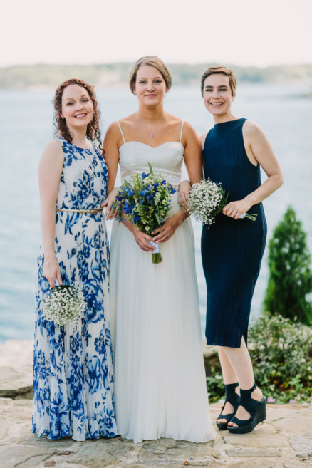 A Dreamy Seaside Union in Maine – Photo by Let's Frolic Together
