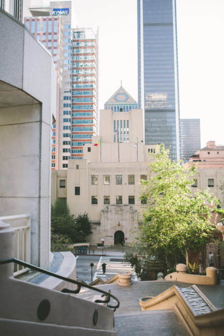 Golden Downtown LA Lovestory – Photo by Let's Frolic Together