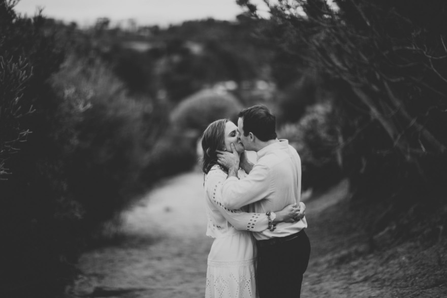 A Snuggly Walk in the Park – Photo by Let's Frolic Together