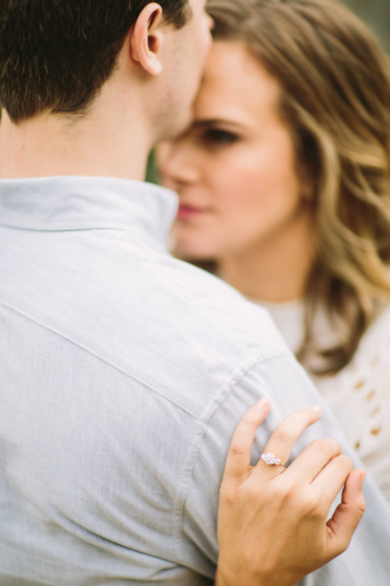 A Snuggly Walk in the Park – Photo by Let's Frolic Together