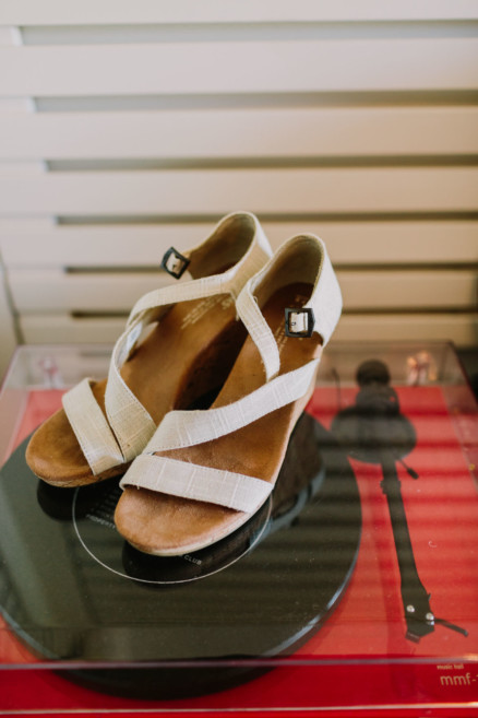 Backyard Palm Springs Wedding – Photo by Let's Frolic Together