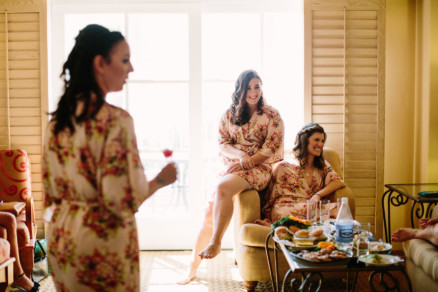 Laid-Back & Lovely Seaside Wedding – Photo by Let's Frolic Together