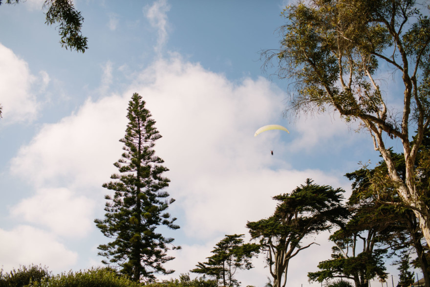 Laid-Back & Lovely Seaside Wedding – Photo by Let's Frolic Together