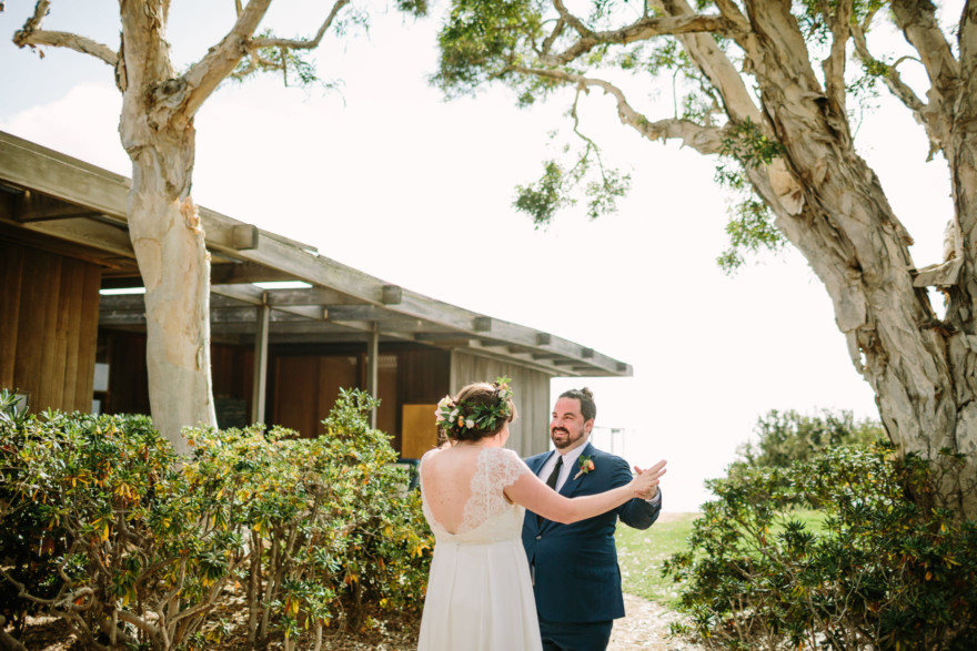 Laid-Back & Lovely Seaside Wedding – Photo by Let's Frolic Together