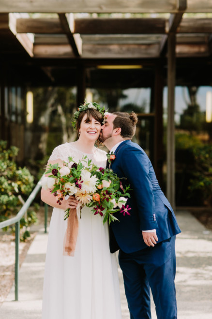 Laid-Back & Lovely Seaside Wedding – Photo by Let's Frolic Together