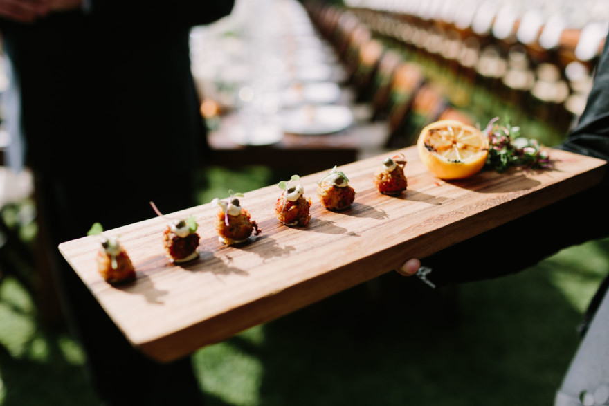 Laid-Back & Lovely Seaside Wedding – Photo by Let's Frolic Together
