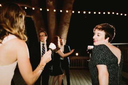 Laid-Back & Lovely Seaside Wedding – Photo by Let's Frolic Together
