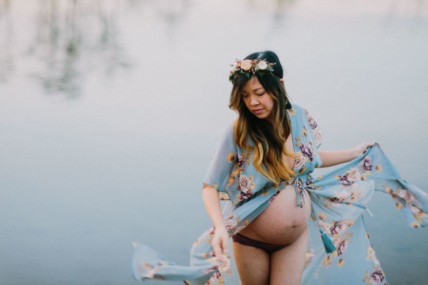 Dreamily Awaiting Motherhood – Photo by Let's Frolic Together
