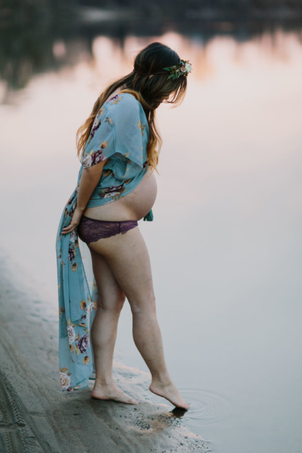 Dreamily Awaiting Motherhood – Photo by Let's Frolic Together