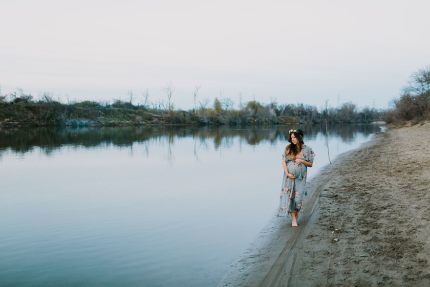 Dreamily Awaiting Motherhood – Photo by Let's Frolic Together