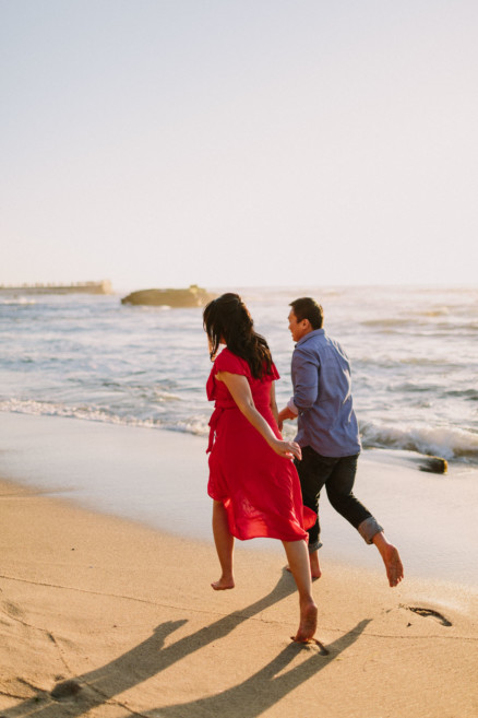 Sun & Surf La Jolla Engagement – Photo by Let's Frolic Together