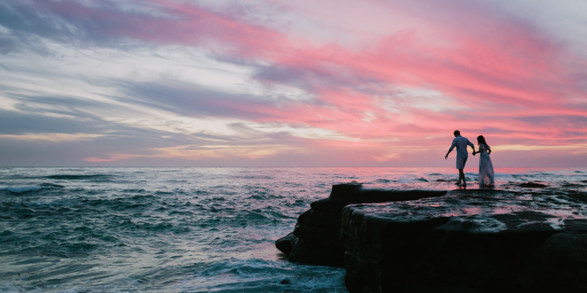 Engagement Under a Painted Sky – Photo by Let's Frolic Together