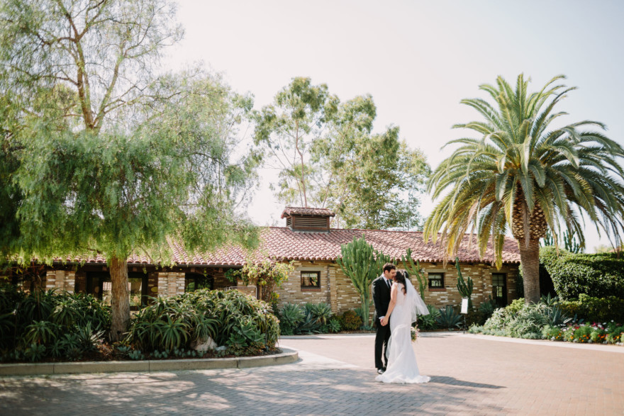Love at the Estancia in La Jolla – Photo by Let's Frolic Together
