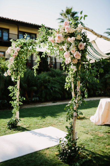 Love at the Estancia in La Jolla – Photo by Let's Frolic Together