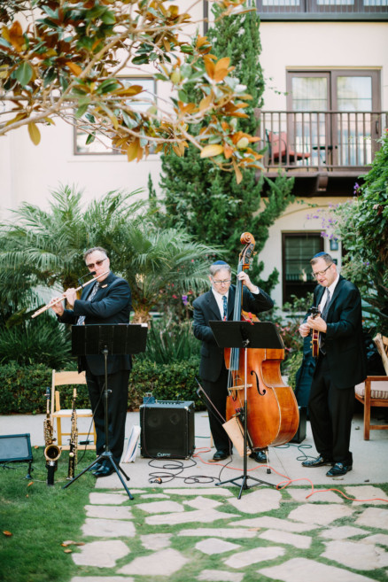Love at the Estancia in La Jolla – Photo by Let's Frolic Together