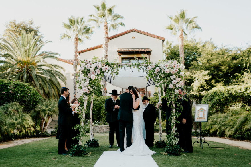 Love at the Estancia in La Jolla – Photo by Let's Frolic Together